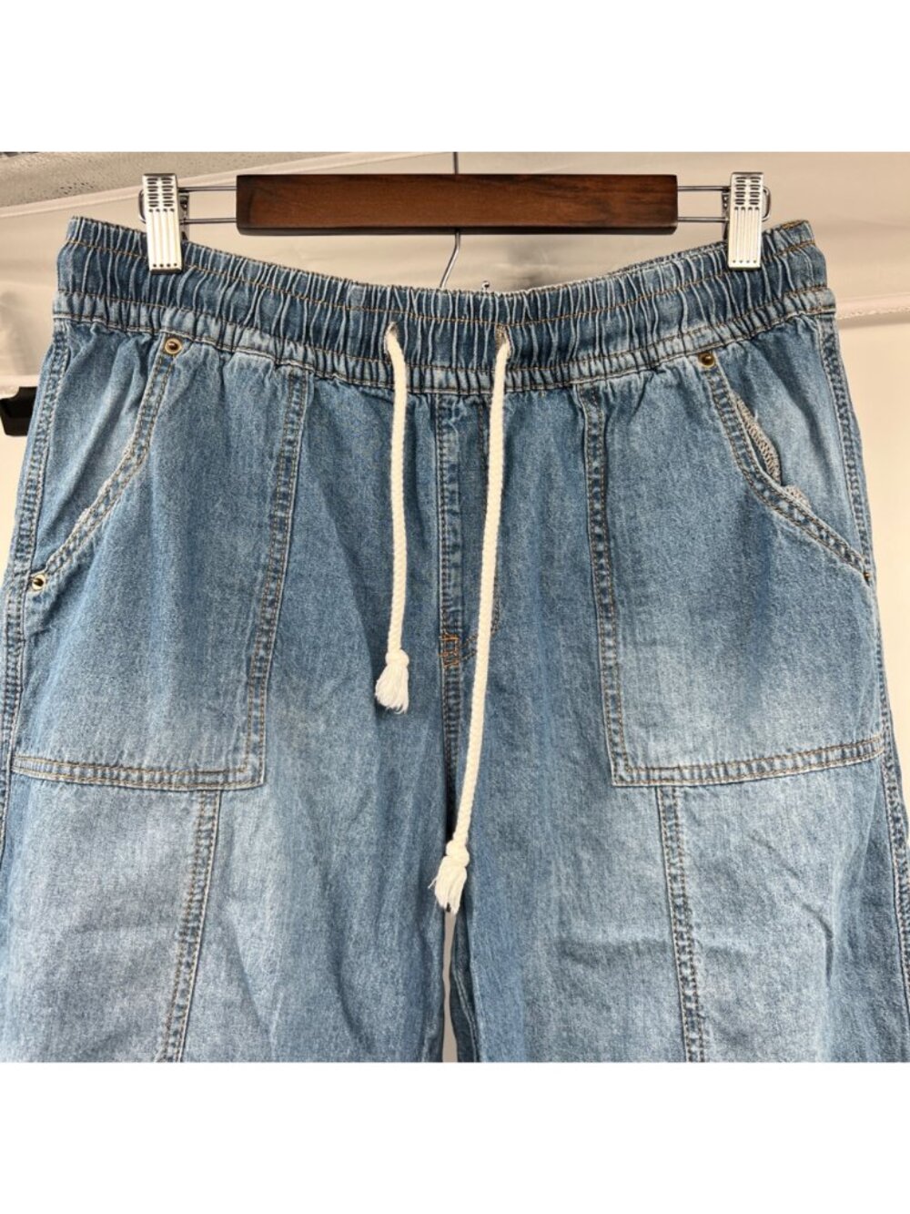 Maurices Womens Cropped Jeans Blue Drawstring Size Medium Pockets - Picture 3 of 8